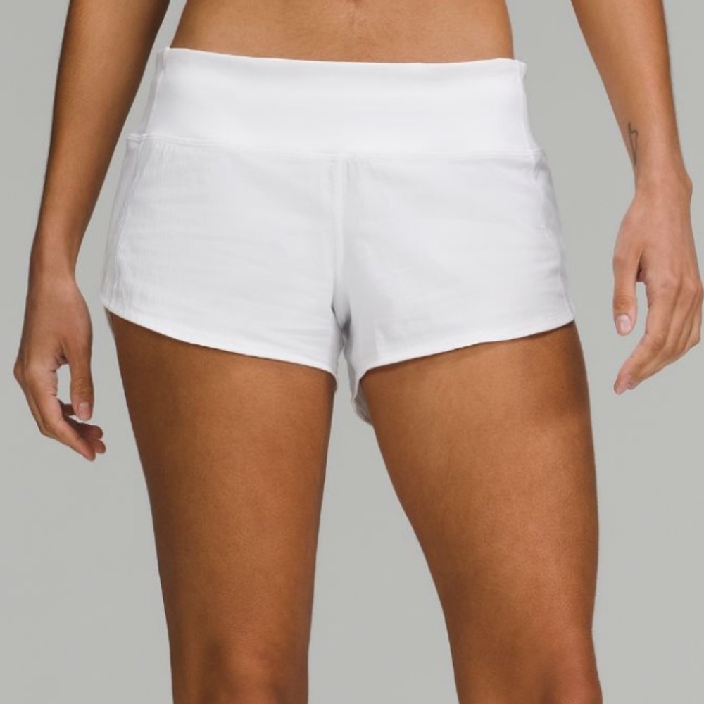 Women’s Lululemon Speed Up Low-Rise Lined, Short 2.5", Size 6, White